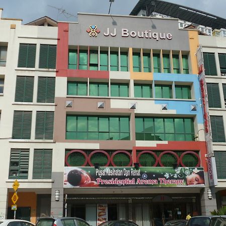 Jj Boutique Hotel - Damansara Perdana เปอตาลิงจายา ภายนอก รูปภาพ