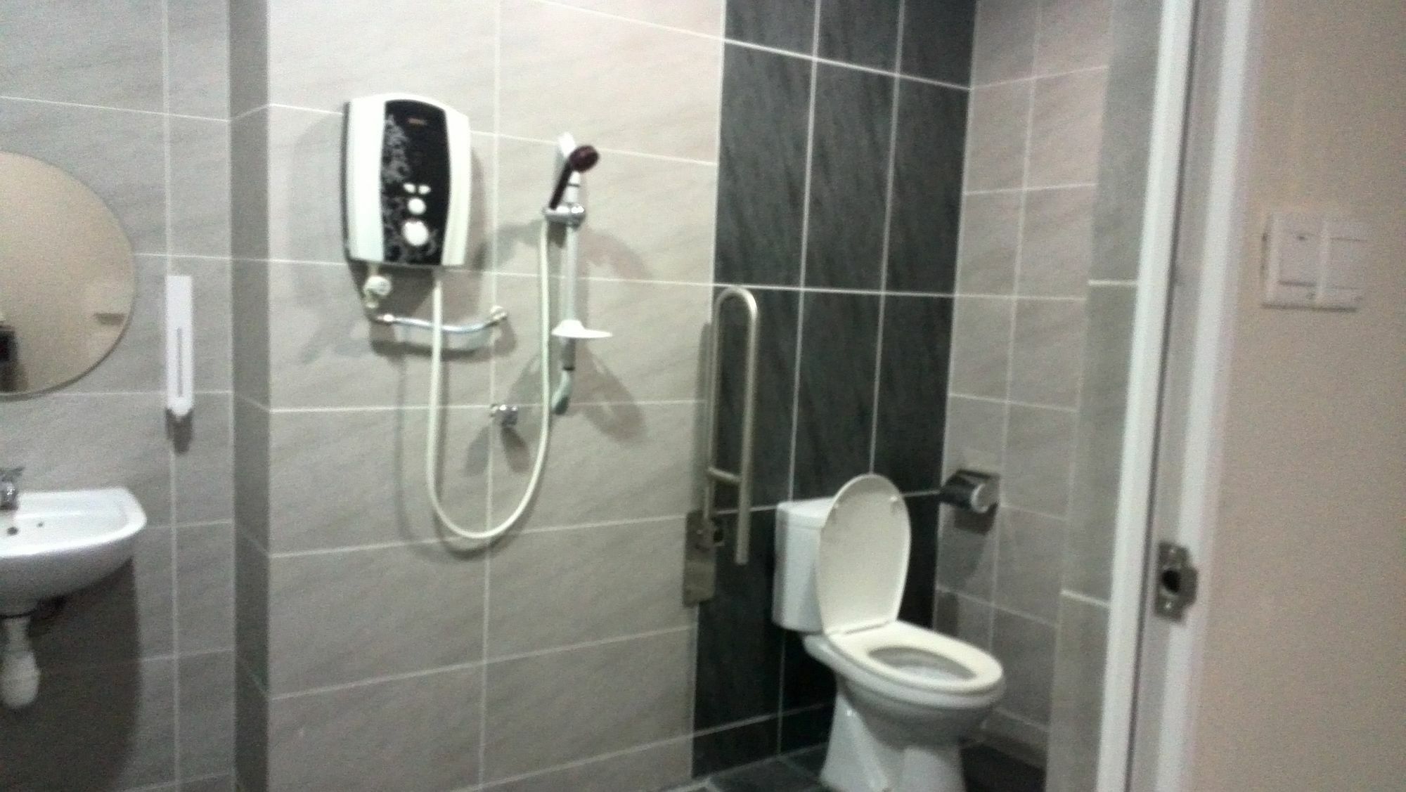Jj Boutique Hotel - Damansara Perdana เปอตาลิงจายา ภายนอก รูปภาพ